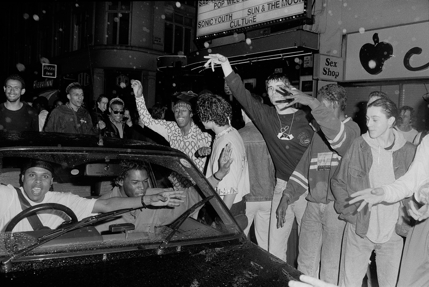 1980s UK Rave, 1989, Acid House, Dancing